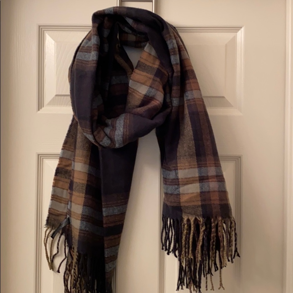 Chunky Urban Outfitters scarf
